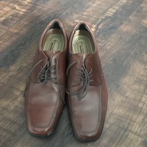 Dress shoes